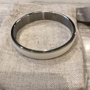 Bangle bracelet